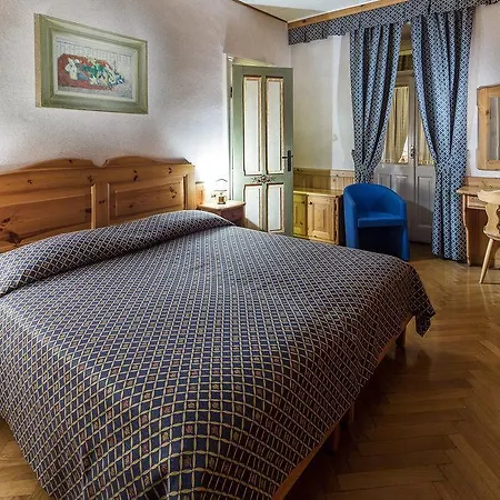 Hotel Corona Otel
