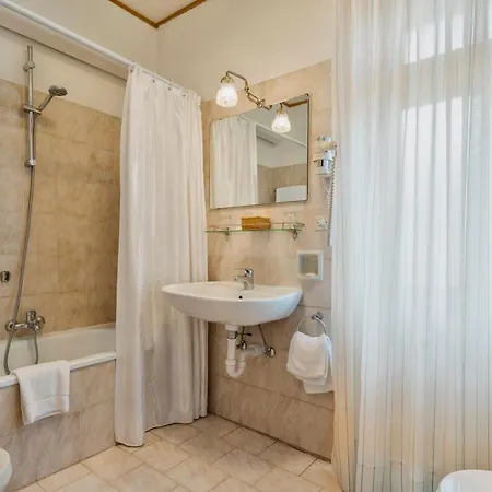 Hotel Corona Otel 3*