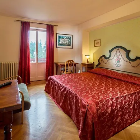 Hotel Corona 3*
