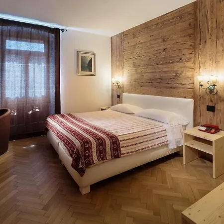 Otel Hotel Corona Cortina dʼAmpezzo