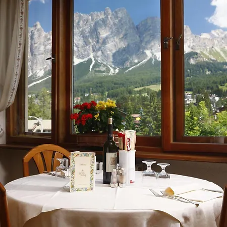 Hotel Corona Cortina dʼAmpezzo