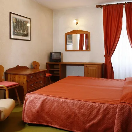 Hotel Corona 3*