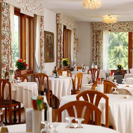 Hotel Corona 3* Cortina dʼAmpezzo